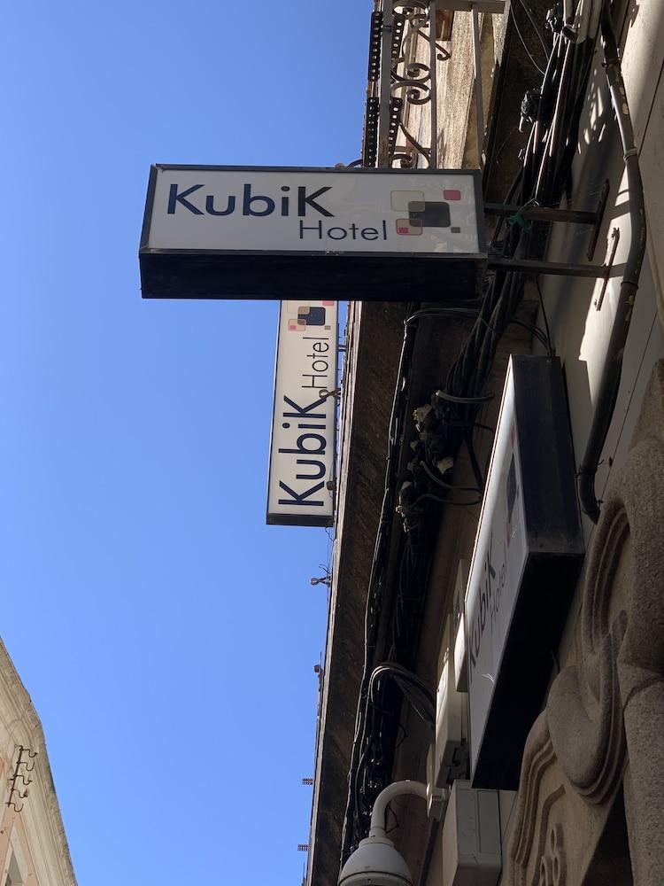 Kubik Hotel Caces Exterior foto